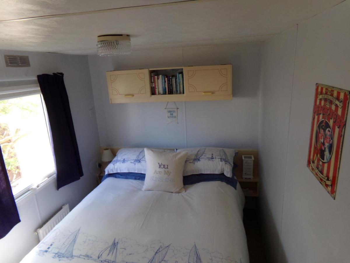Happydaze Caravan Bacton  ภายนอก รูปภาพ